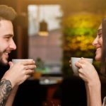 Ako ľahko flirtovať a nezdáť sa nudné: neočakávané tipy pre